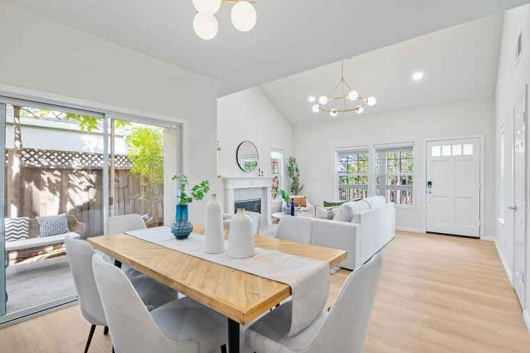 Photo of 838 Excell Ct Mountain View, CA 94043