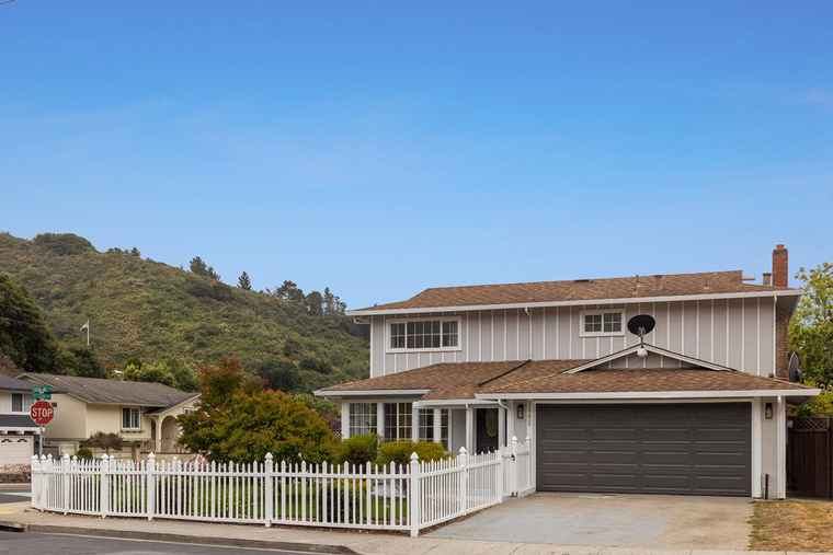 Photo of 1001 Everglades Dr PACIFICA, CA 94044