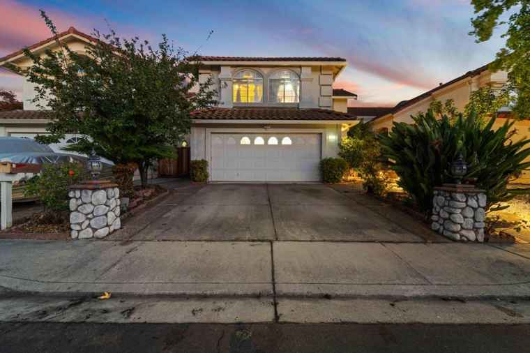 Photo of 70 Meadowland Dr MILPITAS, CA 95035
