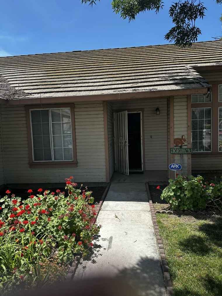 Photo of 101 Citrus Ave LOS BANOS, CA 93635