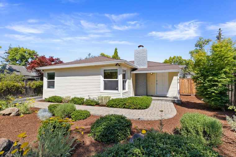 Photo of 166 Willow Rd MENLO PARK, CA 94025