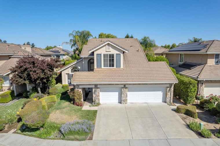 Photo of 527 Calle Florencia MORGAN HILL, CA 95037