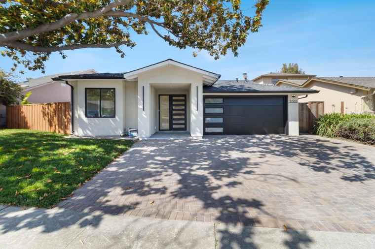 Photo of 31301 San Andreas Dr UNION CITY, CA 94587