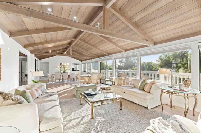 Photo of 911 Matts Ct LOS ALTOS, CA 94024