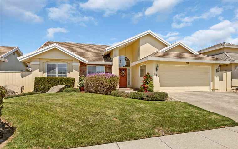 Photo of 329 Westminster Dr SALINAS, CA 93906