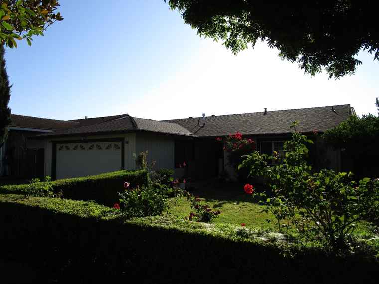 Photo of 271 Carnoble Dr HOLLISTER, CA 95023