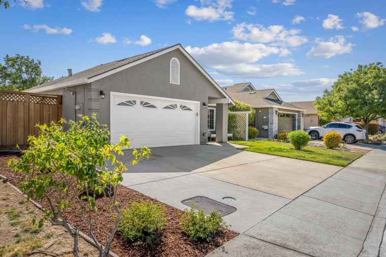 Photo of 17437 Calle Del Sol MORGAN HILL, CA 95037