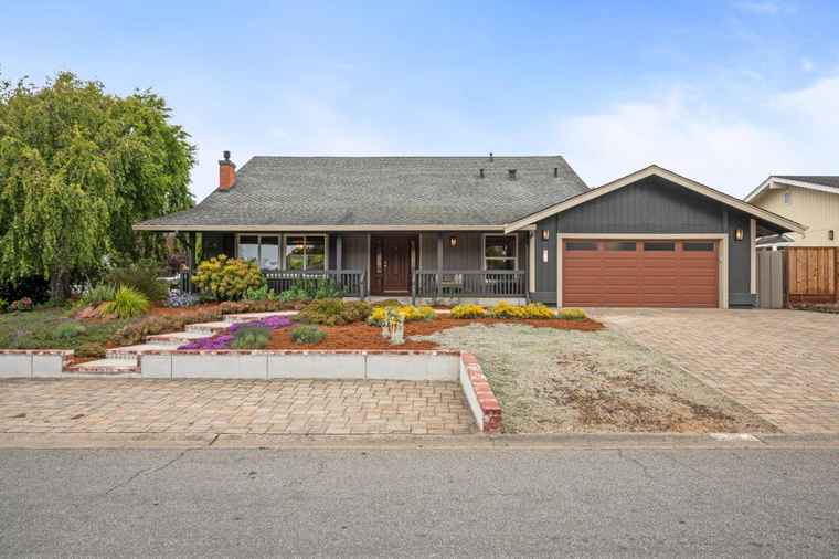 Photo of 1 Le Havre Pl Half Moon Bay, CA 94019