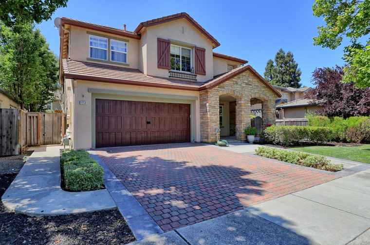 Photo of 1250 Sunrise Dr GILROY, CA 95020