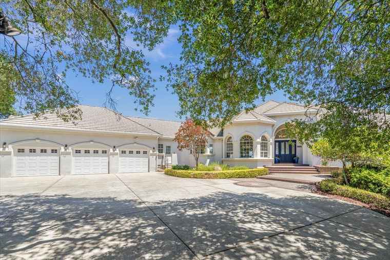 Photo of 8710 Wild Iris Dr GILROY, CA 95020