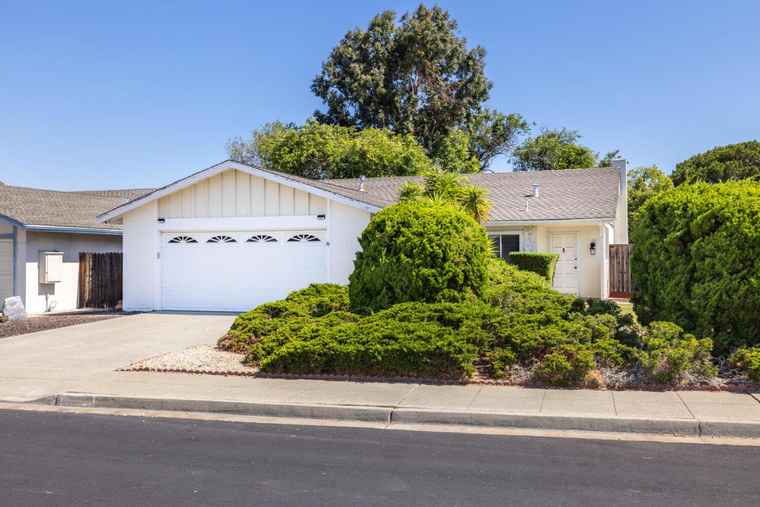 Photo of 327 Chesapeake Ave Foster City, CA 94404