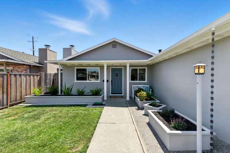 Photo of 417 Hiller St BELMONT, CA 94002