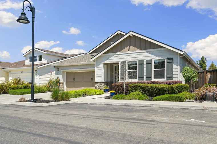 Photo of 36136 Forestwood Dr NEWARK, CA 94560