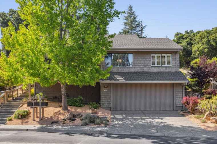 Photo of 404 Ridge Gate Rd ORINDA, CA 94563