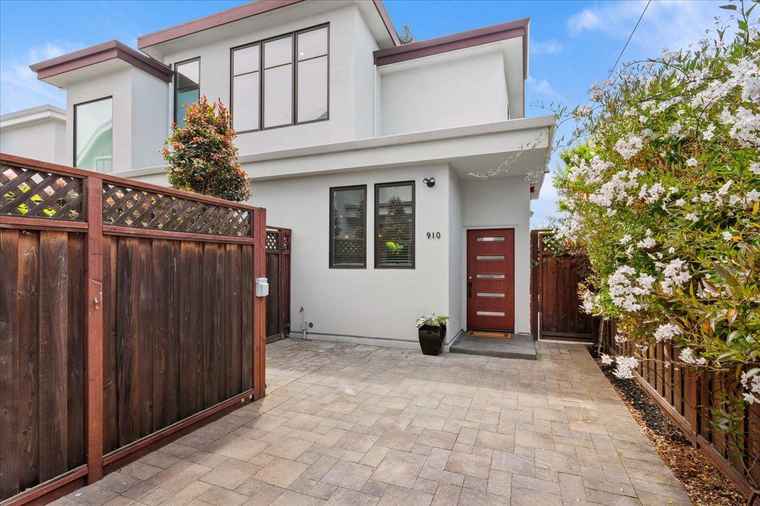 Photo of 910 Cedar St BERKELEY, CA 94710