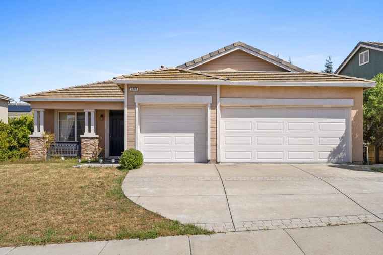 Photo of 1085 Oakpoint Dr BAY POINT, CA 94565