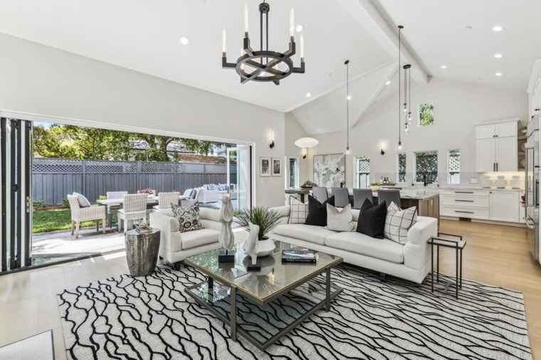 Photo of 1218 Middlefield Rd Palo Alto, CA 94301