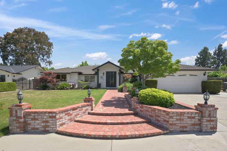 Photo of 12057 Country Squire Ln SARATOGA, CA 95070