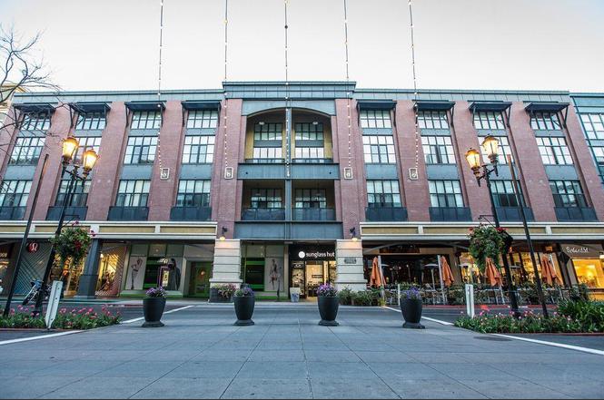 Sunglass hut hotsell santana row