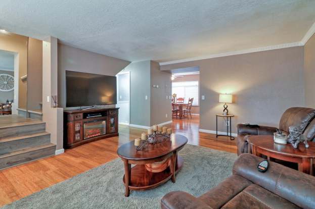 140 Gibson Dr 14 Hollister Ca 95023 3 Beds 1 5 Baths