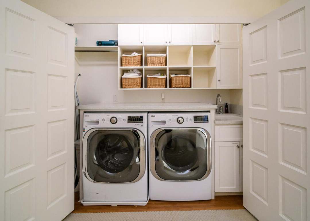 1005 Vista Rd, HILLSBOROUGH, CA 94010