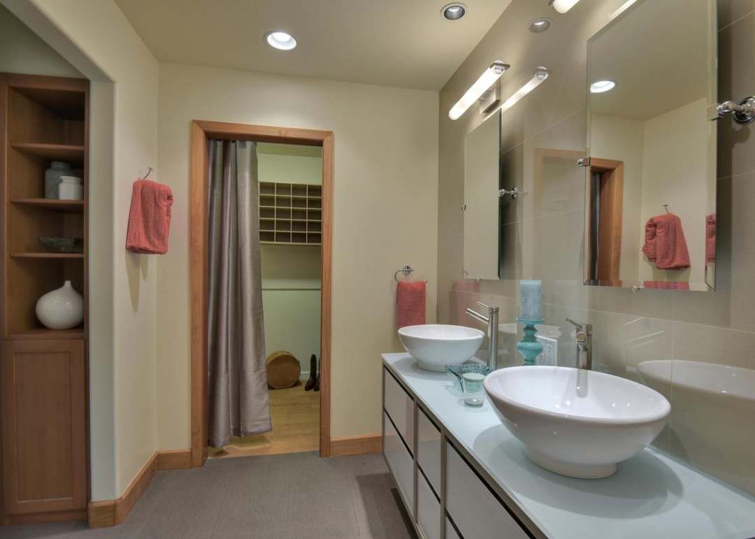 1096 Karen Way, MOUNTAIN VIEW, CA 94040
