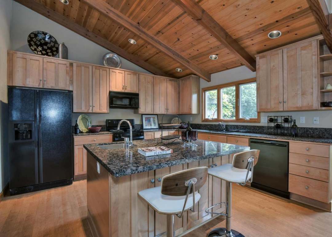 1096 Karen Way, MOUNTAIN VIEW, CA 94040