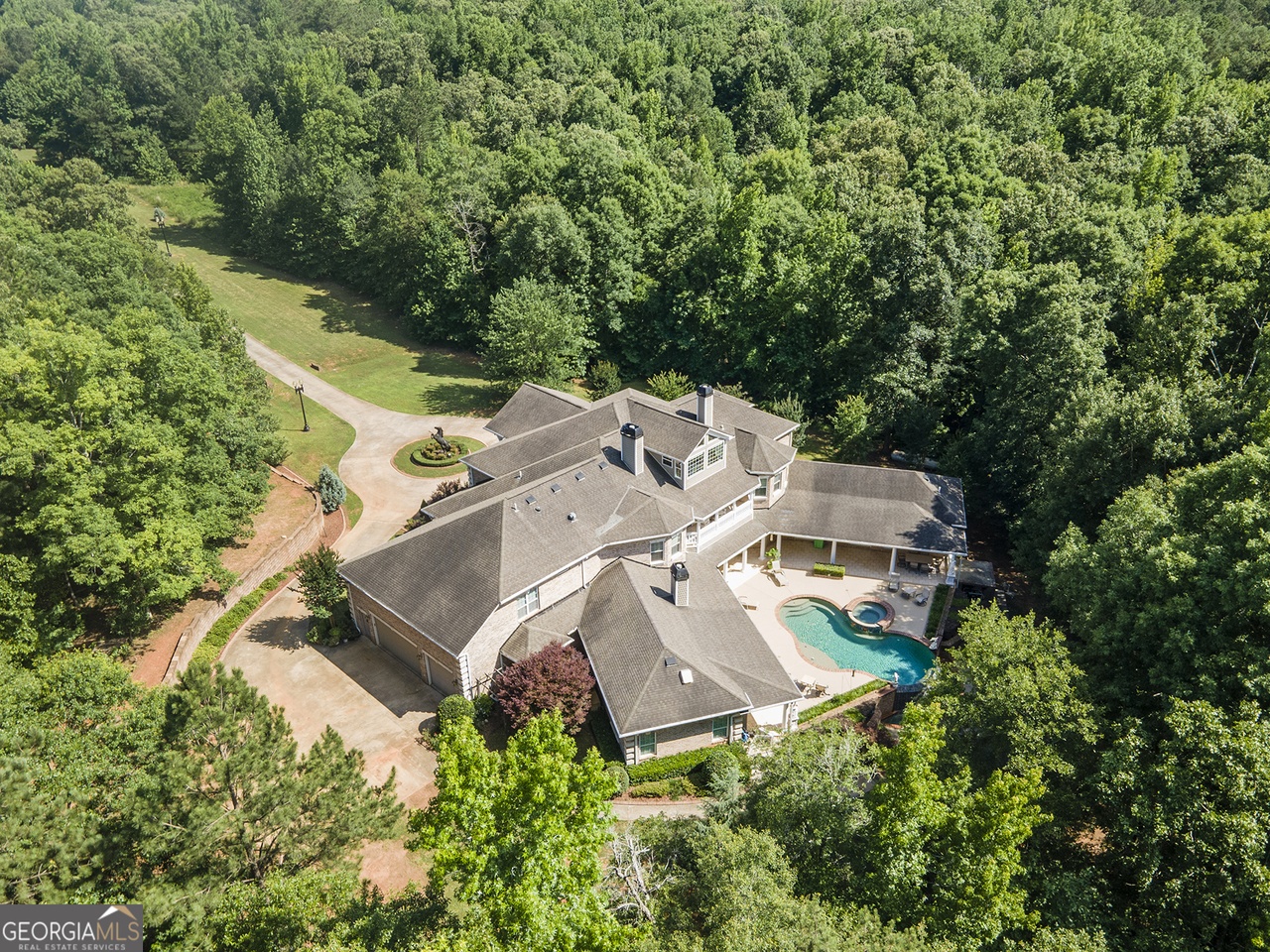 320 Riverbend Dr