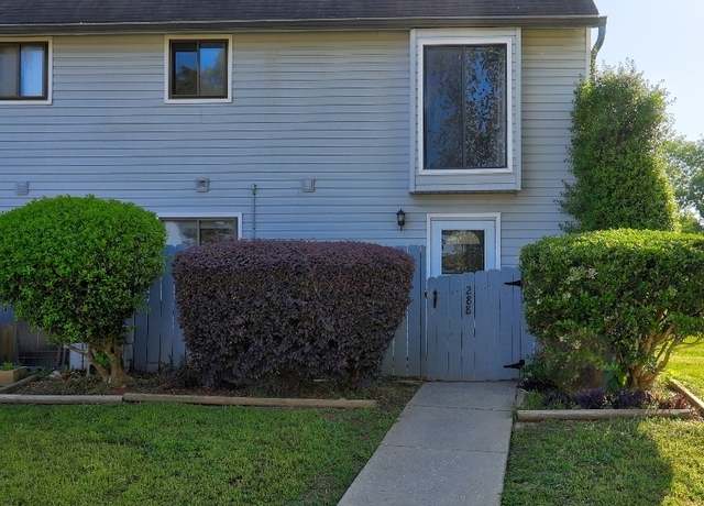 Property at 288 Country Club Dr, Jonesboro, GA 30238, 3 beds, 2.5 baths