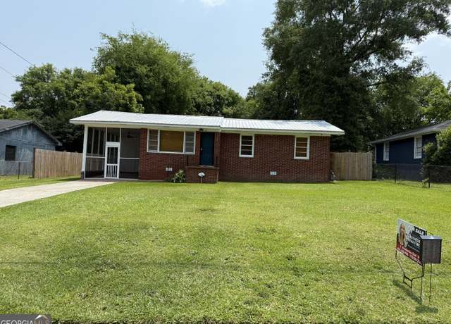 Property at 2642 Reynolds Dr, Macon, GA 31206, 3 beds, 1.5 baths