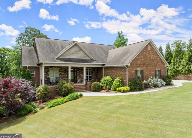 Property at 208 Tesnatee Landing Dr, Cleveland, GA 30528, 3 beds, 2 baths