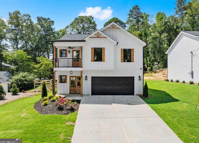 Property at 172 Llewellyn St, Clarkesville, GA 30523, 4 beds, 2.5 baths