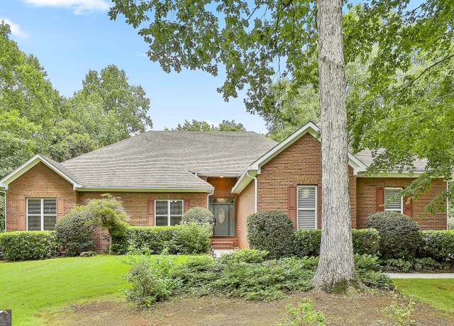 Property at 165 Hideaway Dr, Fayetteville, GA 30215, 4 beds, 3.5 baths