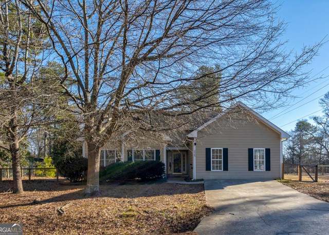 Property at 225 Camelot Dr, Athens, GA 30606, 3 beds, 2 baths