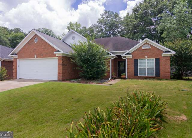 Property at 3030 Thornberry Cir, Phenix City, AL 36867, 3 beds, 2 baths