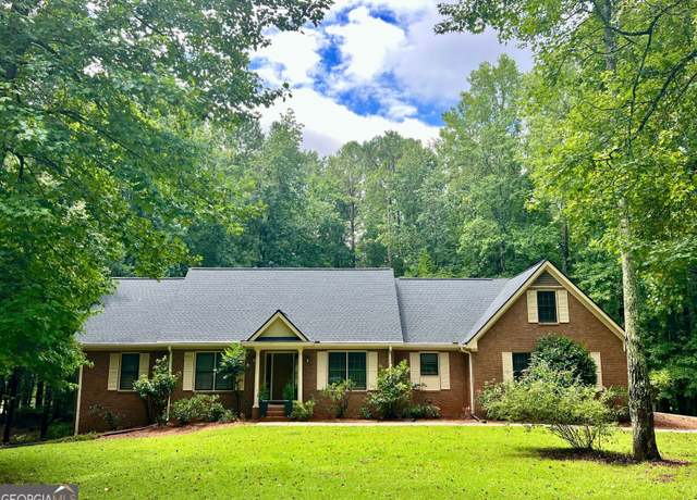 Property at 100 Queens Gate, Fayetteville, GA 30215, 5 beds, 4 baths
