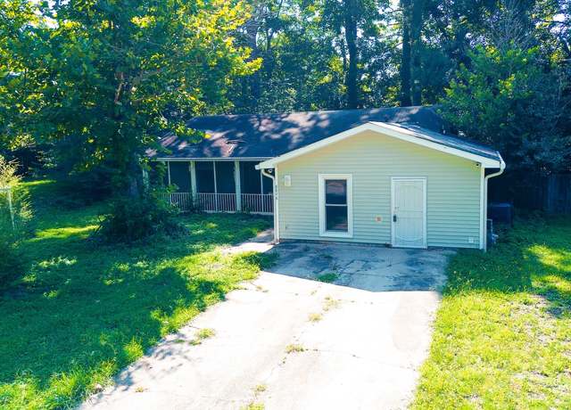 Property at 8846 Wesley Pl, Jonesboro, GA 30238, 3 beds, 2 baths