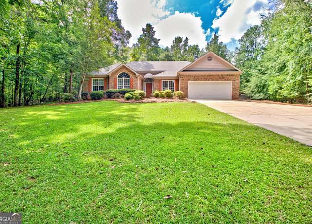 Property at 250 Kari Glen Dr, Fayetteville, GA 30215, 3 beds, 2.5 baths