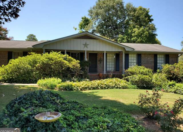 Property at 1753 Brenda Dr, Jonesboro, GA 30236, 4 beds, 2 baths