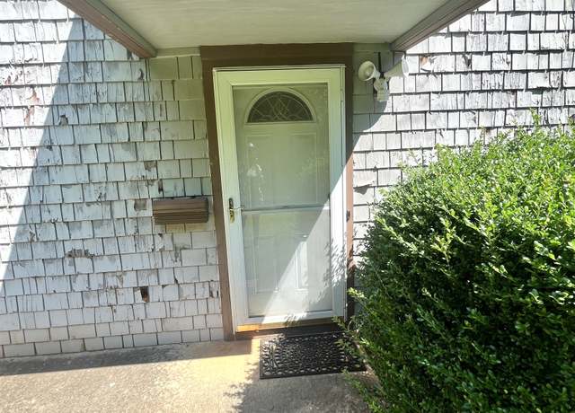 Property at 91 Willowick Dr, Lithonia, GA 30058, 3 beds, 2 baths