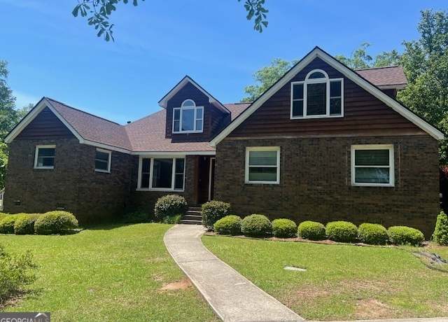 Property at 146 E Lakeview Dr NE, Milledgeville, GA 31061, 5 beds, 3.5 baths