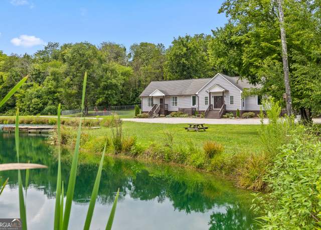 Property at 215 Morgan Rd, Trenton, GA 30752, 5 beds, 4 baths