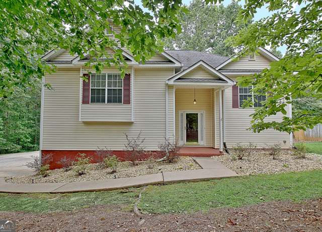 Property at 4135 Coursey Lake Rd, Douglasville, GA 30135, 4 beds, 3 baths