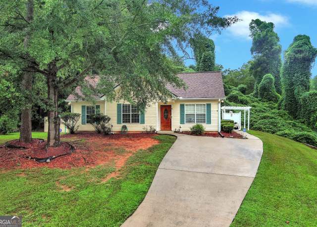 Property at 274 Griffith St, Winder, GA 30680, 3 beds, 2 baths