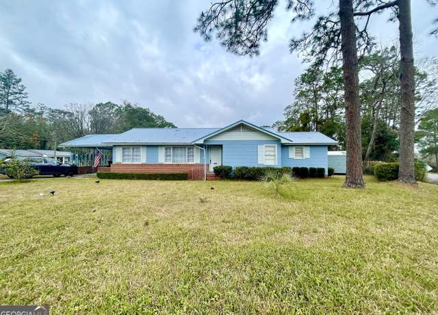 Property at 1715 City Blvd, Waycross, GA 31501, 3 beds, 2 baths