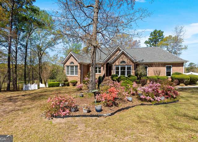 Property at 217 Empire Trl, Warner Robins, GA 31088, 4 beds, 2.5 baths