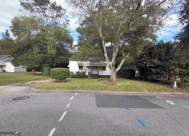 Property at 1202 James St, Macon, GA 31204, 2 beds, 1 bath