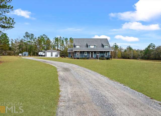 Property at 26 Hollow Oak Dr, Pembroke, GA 31321, 5 beds, 3 baths