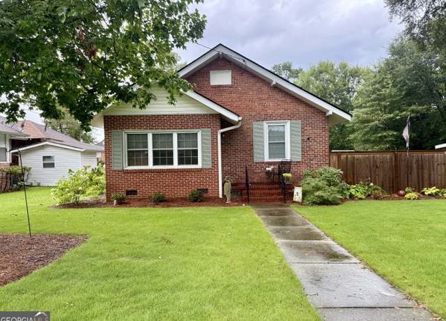 Property at 10 Beech St NE, Rome, GA 30161, 2 beds, 1 bath
