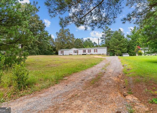 Property at 127 Applewood Ln, Chatsworth, GA 30705, 4 beds, 2 baths